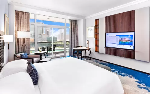 Spacious Sea view room with balcony - King bed